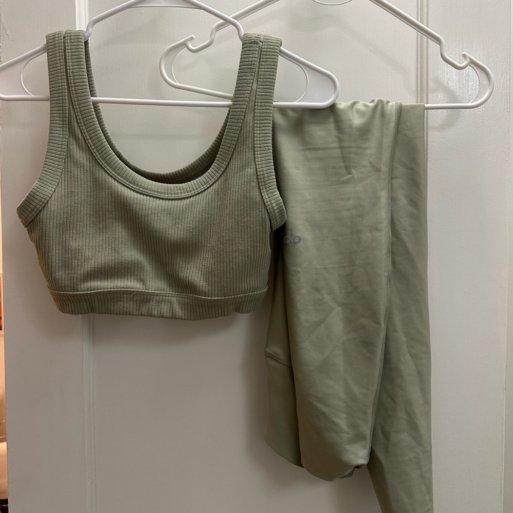 ALO Yoga Limestone Wellness Ribbed Sports Bra and Airlift Leggings